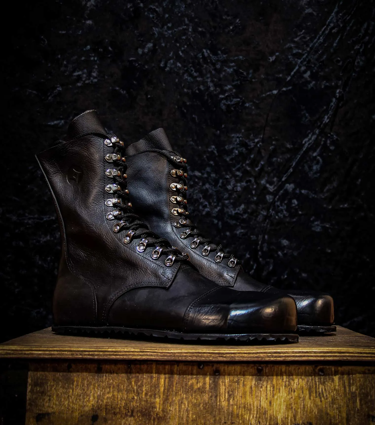Barefoot Armageddon Safety Boots - Famous Italian Tanneries