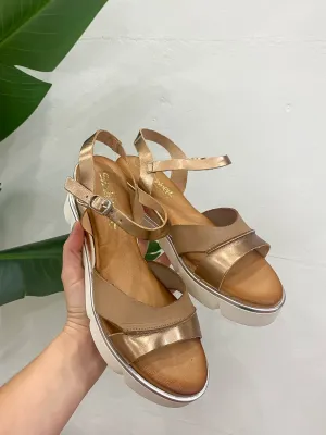 Chale Wedge
