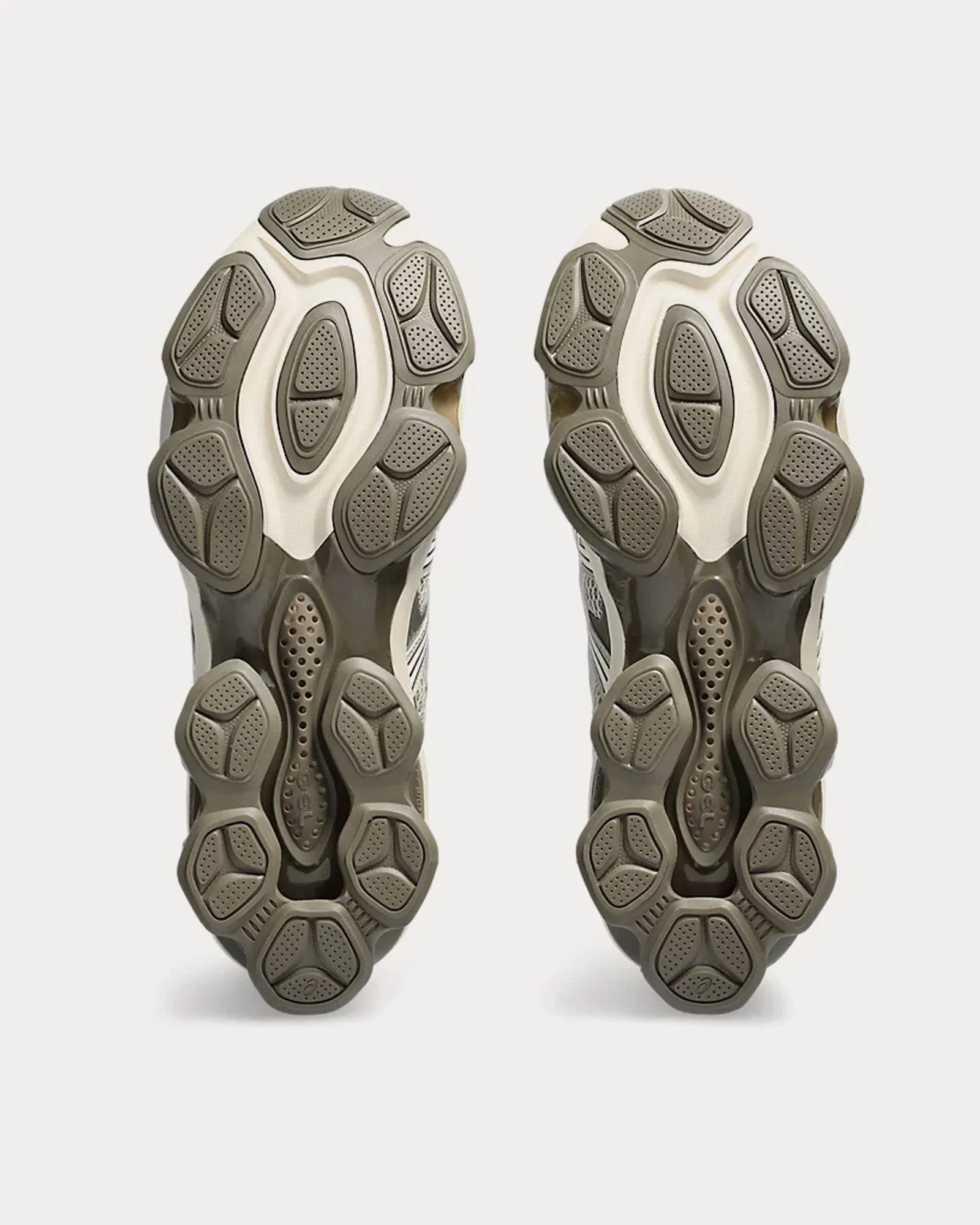 Gel-Quantum Kinetic Birch / Dark Taupe Low Top Sneakers