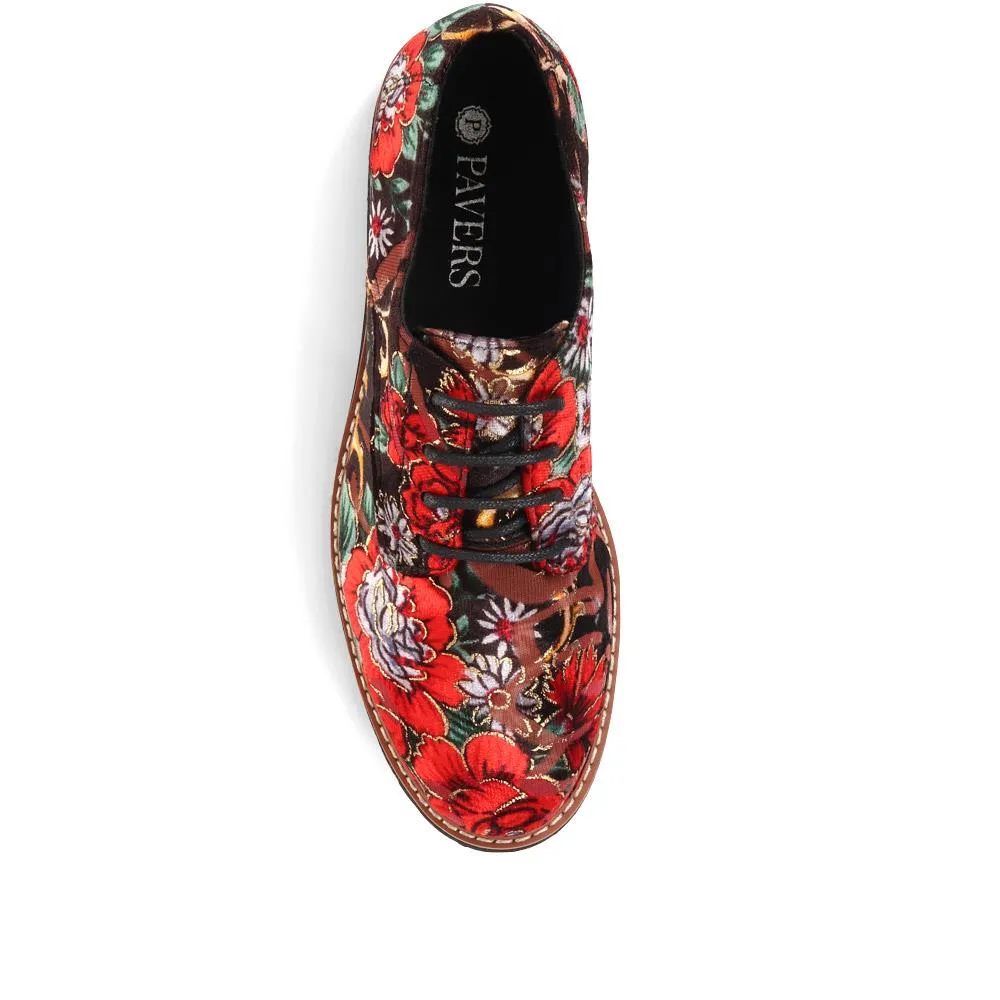 Lightweight Lace-Up Shoes - WBINS36118 / 322 793
