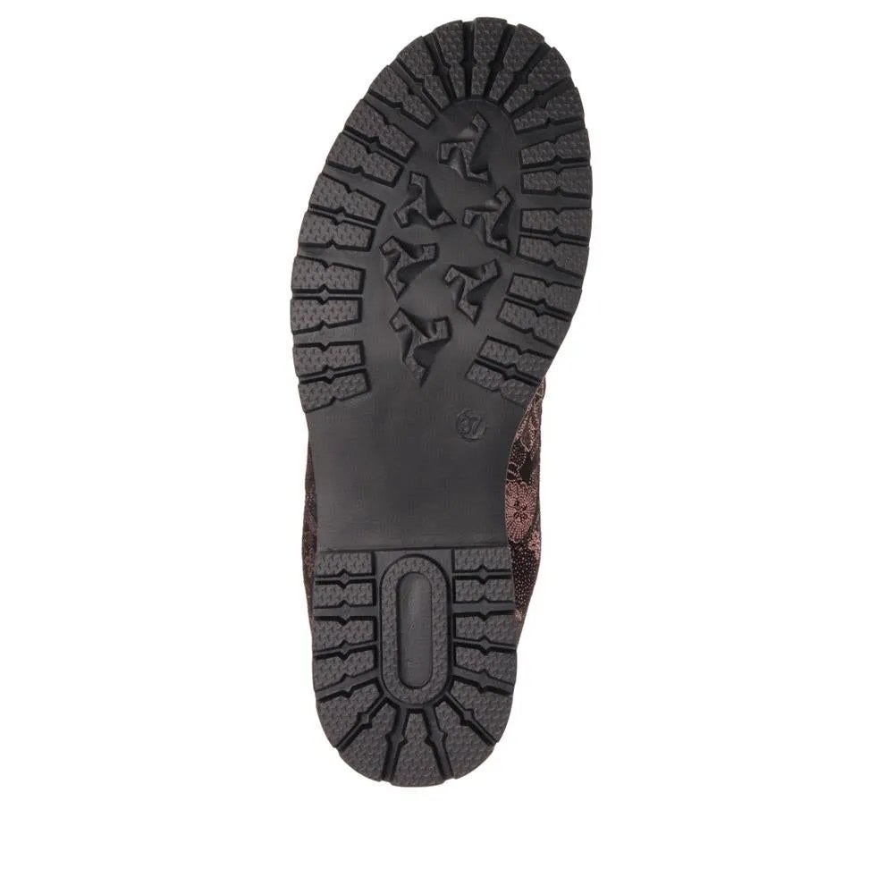 Lightweight Lace-Up Shoes - WBINS36118 / 322 793