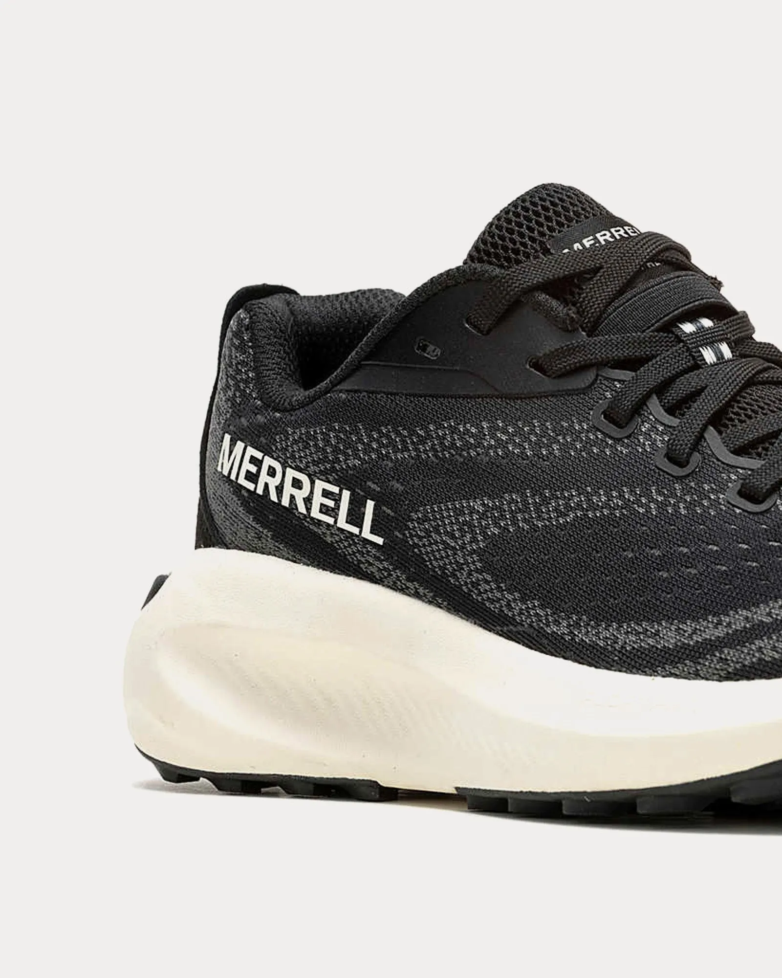 Morphlite Black / White Running Shoes