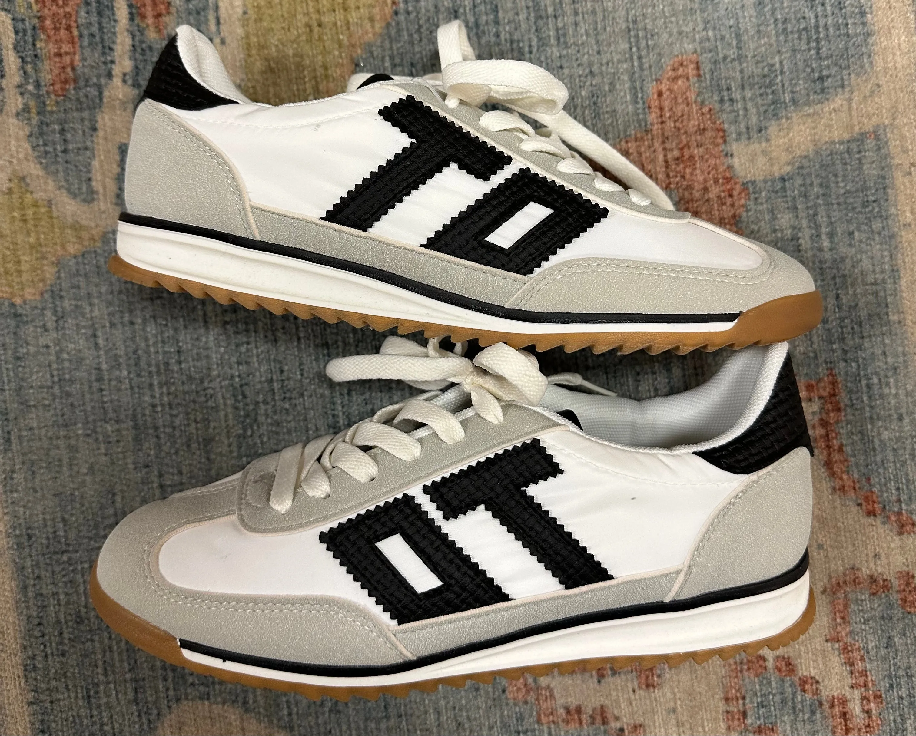 overtime sneaker -black/white
