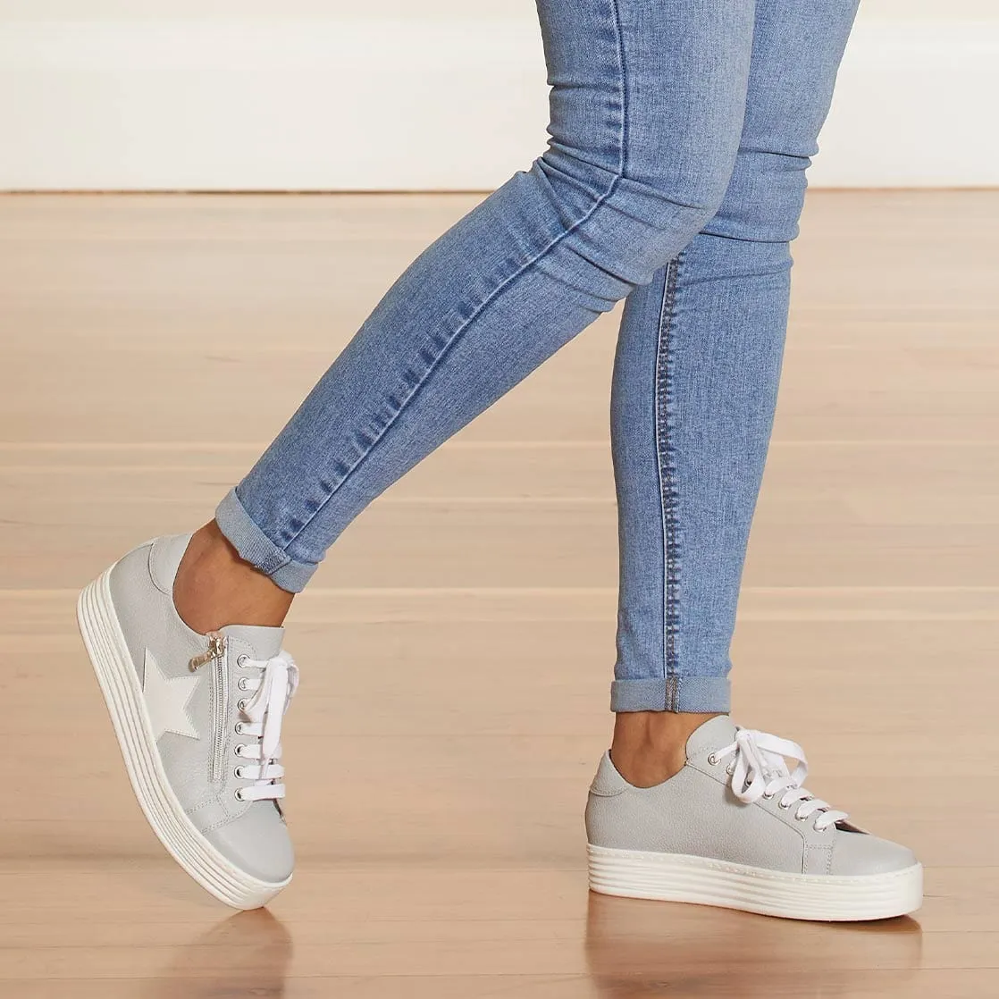 Star: Pale Gray Leather