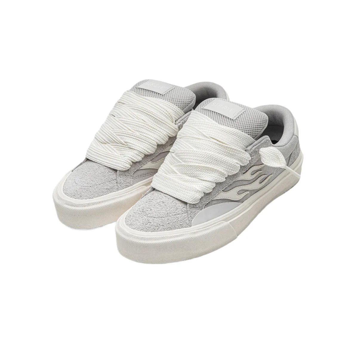 STRAYE Logan Puff Silver Sneakers
