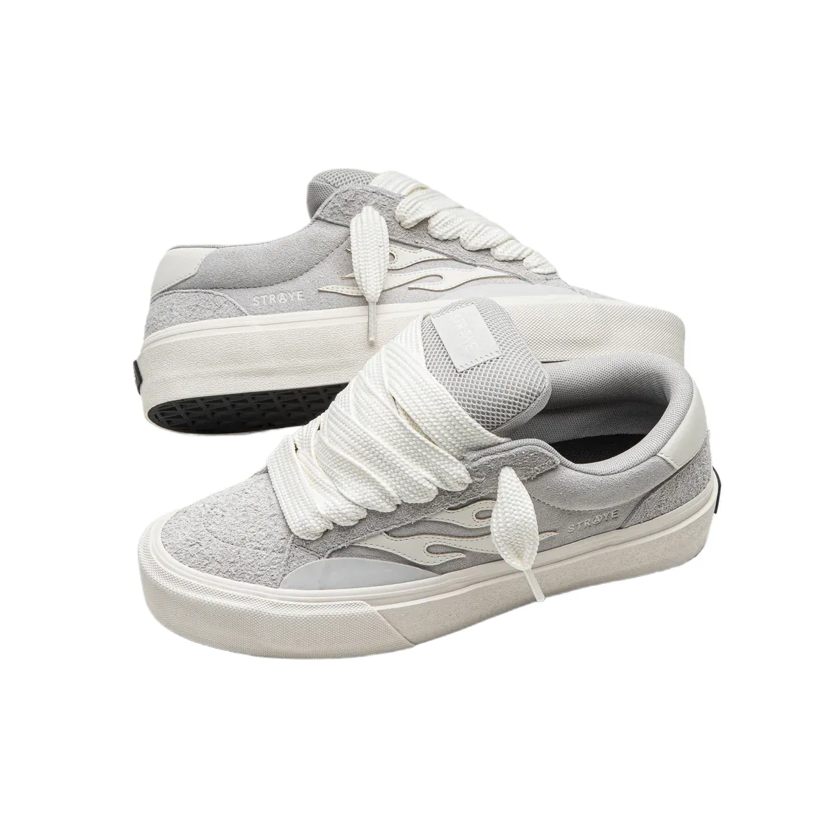 STRAYE Logan Puff Silver Sneakers