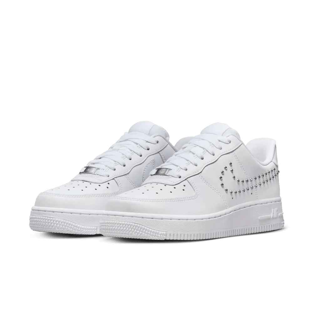 WOMENS AIR FORCE 1 '07 WHITE/CHROME-METALLIC SILVER